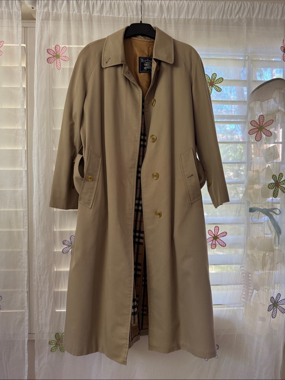 Burberry Beige Long Trench Coat with Check Lining Sz 8 (women’s)